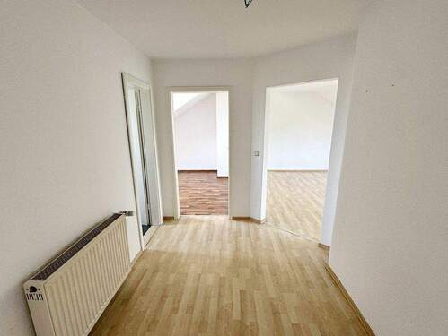 Flur Wohnung links - 