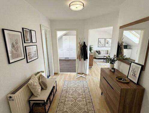 Flur Wohnung links virtueller Renovierungsvorschla - 