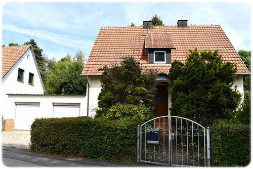 Bild1 - RESERVIERT! Freistehendes, sanierungsbedürftiges Einfamilienhaus mit Doppelgarage und Gartenhaus in idyllischer Lage!