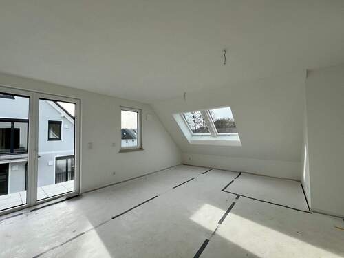 Wohnzimmer - 3 Zimmer Etagenwohnung in München