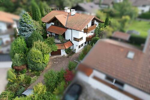 Außenansicht - Gepflegtes Einfamilienhaus in Toplage von Chieming