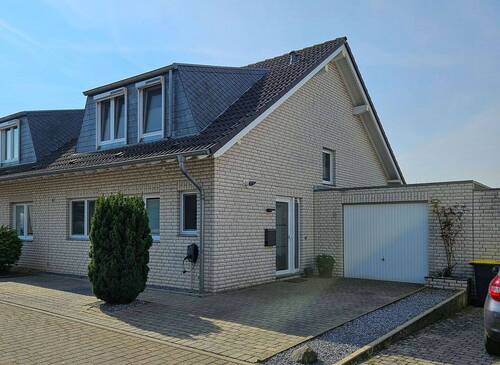 Hausansicht - 4 Zimmer Mehrfamilienhaus, Wohnhaus zum Kaufen in Baesweiler