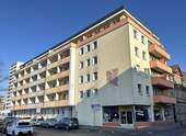 Hausansicht - Interesse? Hübsche Zwei-Zimmer-Wohnung mit Aufzug
