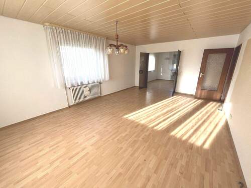 Wohnzimmer-EG - Einfamilienhaus mit 159,00 m&sup2; in Weil der Stadt zum Kaufen