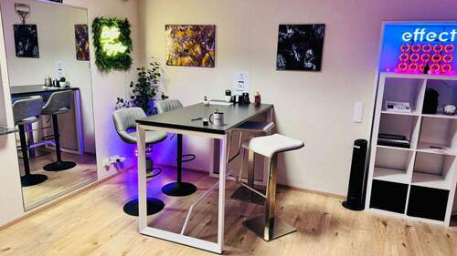 Büroraum 1 - Exklusives Möbliertes Büro: Stilvolles Ambiente, Empfang & Parkplätze