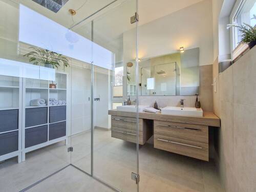 Badezimmer im Obergeschoss - 