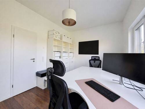 Büro im Erdgeschoss - 
