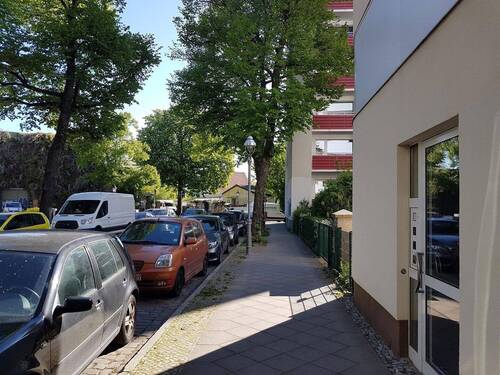 Straße vor dem Büro / Laden - Büro zum Kaufen in Berlin