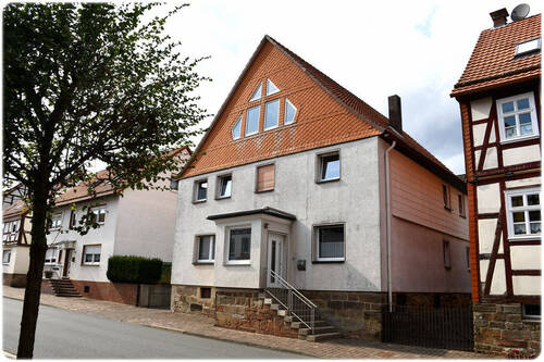 Bild1 - Gepflegtes Wohnhaus mit Nebengebäude - viel Platz für Wohnen, Arbeiten und Freizeit!