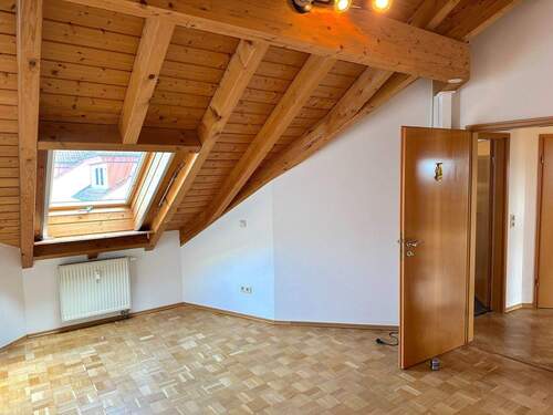 - Großes Schlafzimmer 2 - 3 Zimmer Etagenwohnung in Limburgerhof