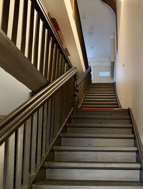 Über die barocke Holztreppe - 1 Zimmer Mehrfamilienhaus, Wohnhaus in Überlingen
