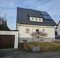Zeitgemäßes Wohnen in zentraler Lage . saniertes Einfamilienhaus in Gomaringen