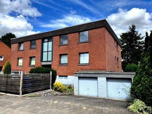 Vorder und Seitenansicht rechts. - 1 Zimmer Mehrfamilienhaus, Wohnhaus zum Kaufen in Jülich