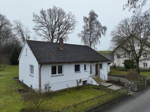 Hausansicht.jpeg - 3 Zimmer Einfamilienhaus in Klingen