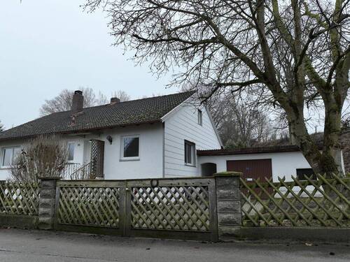 Haus mit Garage.jpg - Einfamilienhaus mit 100,00 m&sup2; in Klingen zum Kaufen