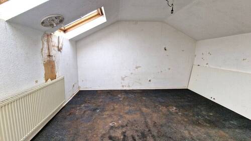 Zimmer 1 Dachgeschoss - 