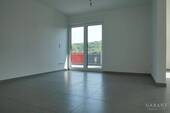 Wohnzimmer (2) - 2 Zimmer Etagenwohnung zur Miete in Pforzheim