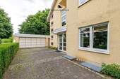 Garage - Etagenwohnung mit 144,00 m² in Neuhausen auf den Fildern zum Kaufen