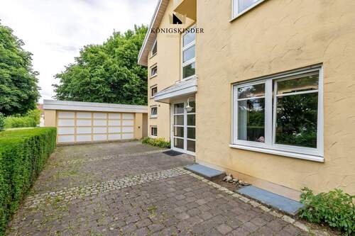 Garage - Etagenwohnung mit 144,00 m² in Neuhausen auf den Fildern zum Kaufen