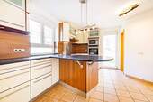 Die Einbauküche... - 9 Zimmer Einfamilienhaus in Buggingen