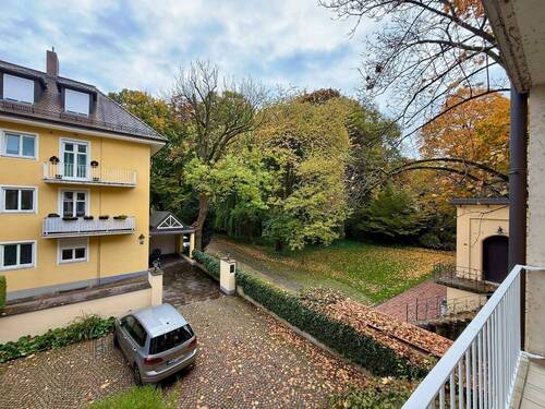 Innenhof m. Stellplätzen - 