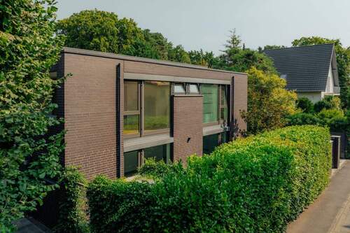 Hausansicht - Leben auf zwei Ebenen - Townhouse in Refrath