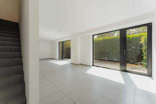 Wohnzimmer - 3 Zimmer Doppelhaushälfte zum Kaufen in Bergisch Gladbach