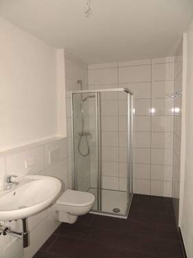 Das Bad mit Dusche - 