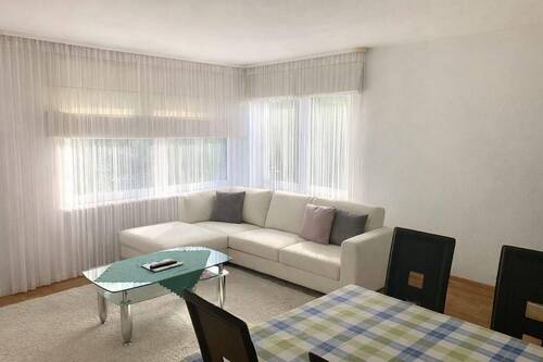 Wohnzimmer - Attraktive 4 Zimmerwohnung im schönen Hemmingen