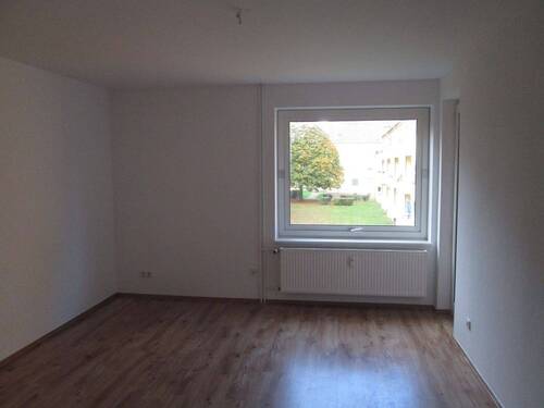 Wohnzimmer - 3 Zimmer Etagenwohnung zur Miete in Salzgitter
