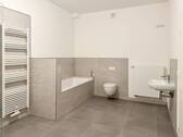 Weitere Ansicht Bad mit Wanne und Dusche - 