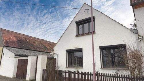 Vorderansicht - 6 Zimmer Einfamilienhaus zum Kaufen in Markranstädt