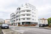 Straßenansicht - Neuwertige 2 Zi.-Wohnung in Langenfeld * 63,49 m² Wohnfläche * Duschbad * großer Balkon * Aufzug * Tiefgaragenstellpl...