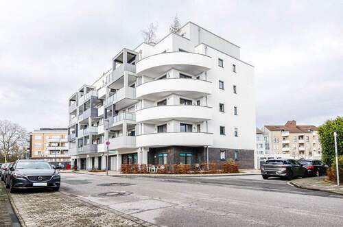 Straßenansicht - Neuwertige 2 Zi.-Wohnung in Langenfeld * 63,49 m² Wohnfläche * Duschbad * großer Balkon * Aufzug * Tiefgaragenstellpl...