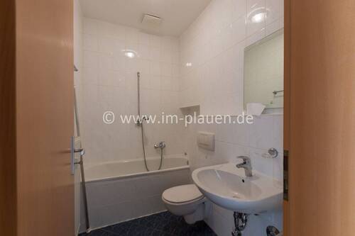 Badezimmer - Etagenwohnung mit 48,10 m² in Plauen zur Miete