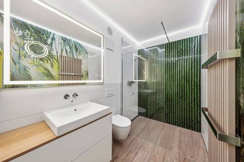 Bad mit Walk-In-Dusche - 