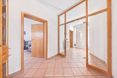 Diele - 5 Zimmer Mehrfamilienhaus, Wohnhaus zum Kaufen in Eggenstein-Leopoldshafen