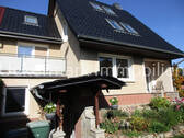 Hausansicht vom Garten - 5 Zimmer Doppelhaushälfte in Neustrelitz