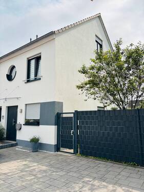 Aussenansicht - 4 Zimmer Mehrfamilienhaus, Wohnhaus zum Kaufen in Kamp-Lintfort
