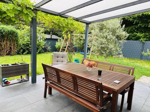 Terrasse mit Überdachung - 4 Zimmer Mehrfamilienhaus, Wohnhaus in Kamp-Lintfort