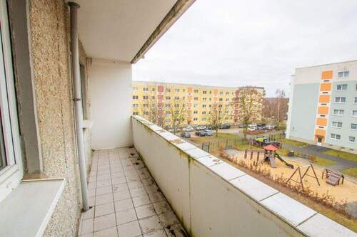 Balkon - Etagenwohnung mit 68,60 m&sup2; in Halle (Saale) zur Miete