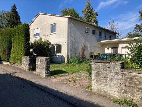 Zufahrt - 8 Zimmer Einfamilienhaus zum Kaufen in Baienfurt