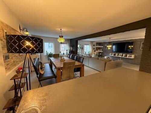 wohn-und-essbereich.jpeg - Schönes Wohnhaus direkt in der Altstadt von Roth