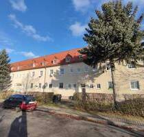 WIR suchen einen NACHMIETER - 357,00&nbsp;EUR Kaltmiete, ca.&nbsp; 61,40&nbsp;m&sup2;&nbsp;Wohnfl&auml;che in Kitzscher (PLZ: 04567)