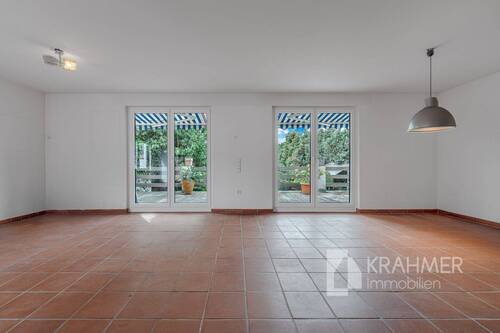 Wohnzimmer - 8 Zimmer Mehrfamilienhaus, Wohnhaus zum Kaufen in Meerbusch / Bösinghoven