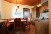 Küche und kleines Zimmer - 4 Zimmer Einfamilienhaus in Halstenbek