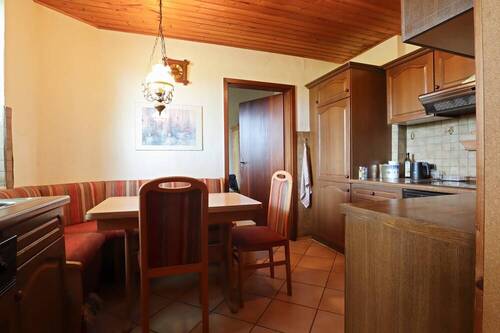 Küche und kleines Zimmer - 4 Zimmer Einfamilienhaus in Halstenbek