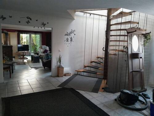 Flur-Eingang - 7 Zimmer Einfamilienhaus zum Kaufen in Niederalteich