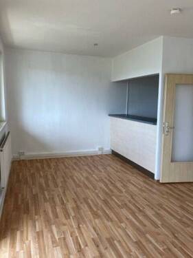 Wohnzimmer. - 4 Zimmer Etagenwohnung in Gera