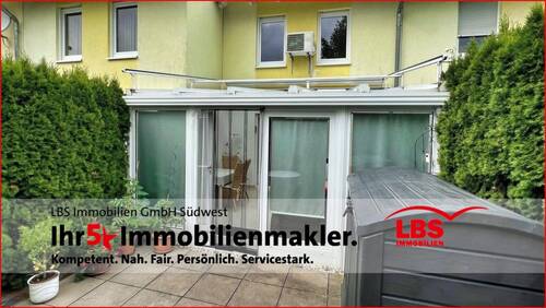 Terrasse und Wintergarten - 6 Zimmer Reihenmittelhaus zum Kaufen in Pforzheim
